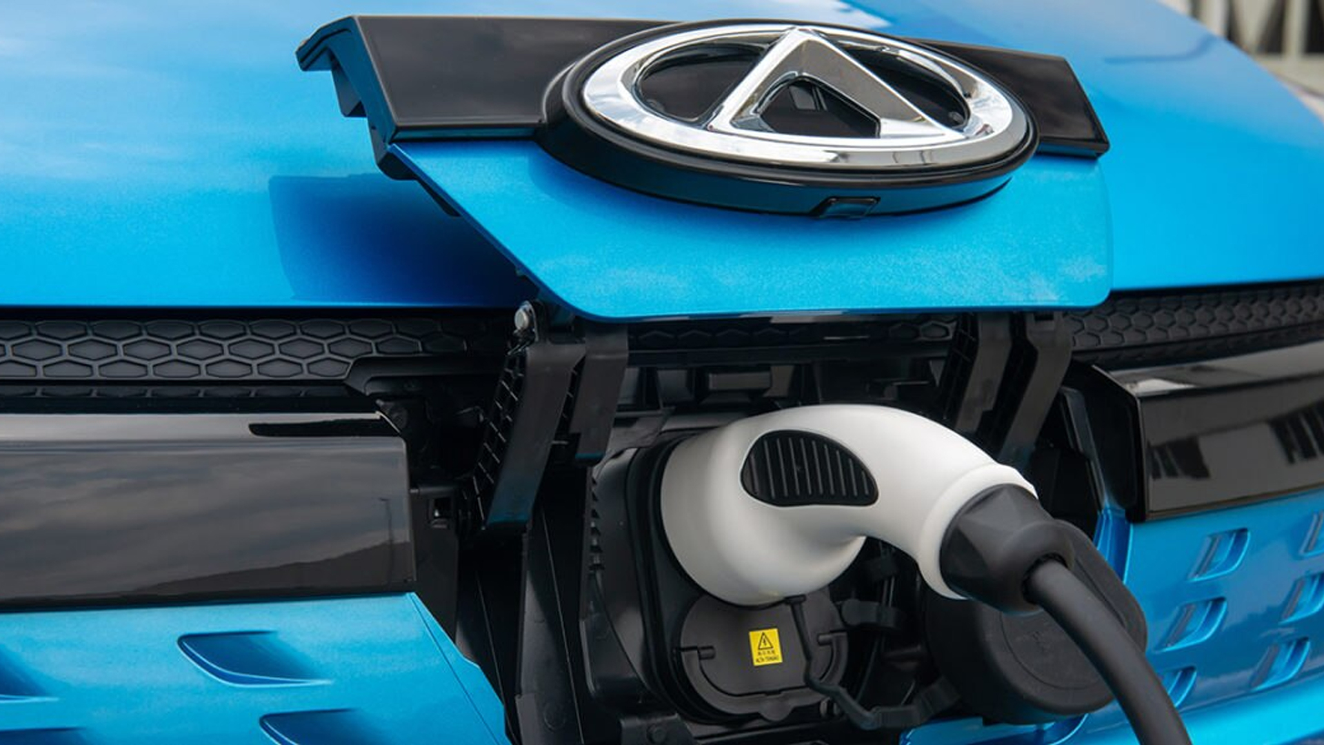 Compra de carros elétricos e híbridos por locadoras cresceu 88% em 2022