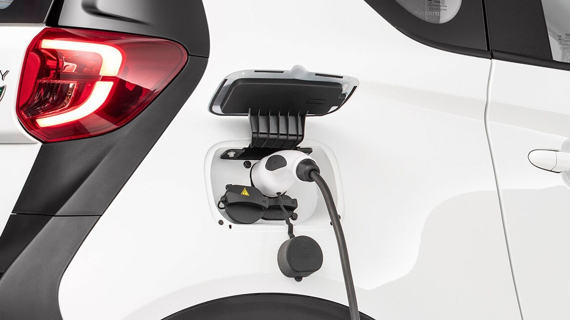 Procura por carros elétricos usados no Brasil cresce 300% em 2023